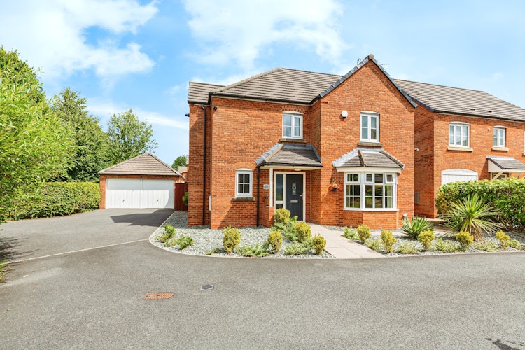 4 bedroom detached house