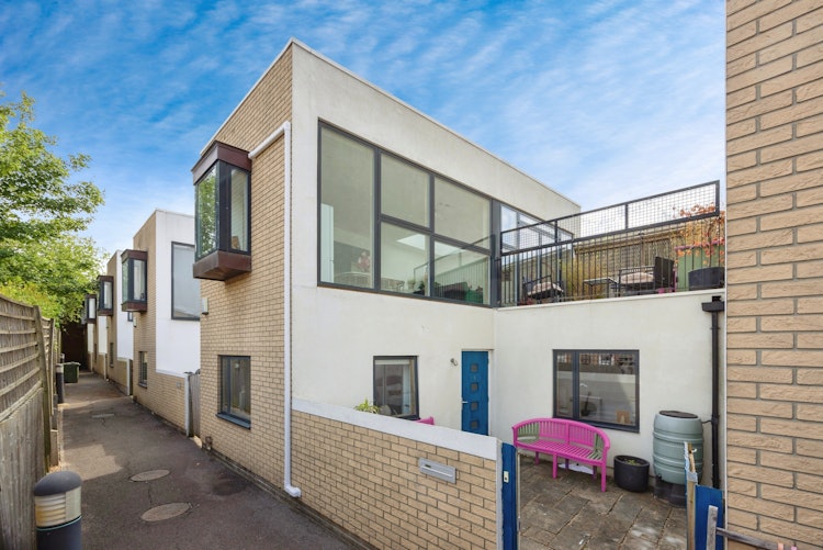 2 bedroom terraced house