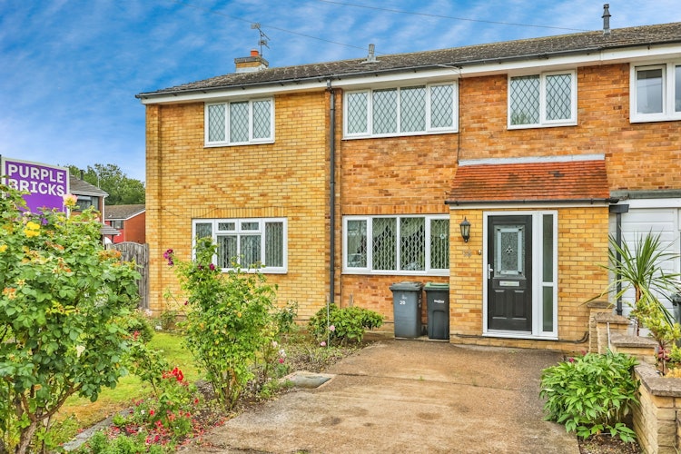 4 bedroom end of terrace house