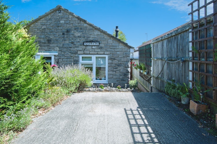 2 bedroom detached bungalow