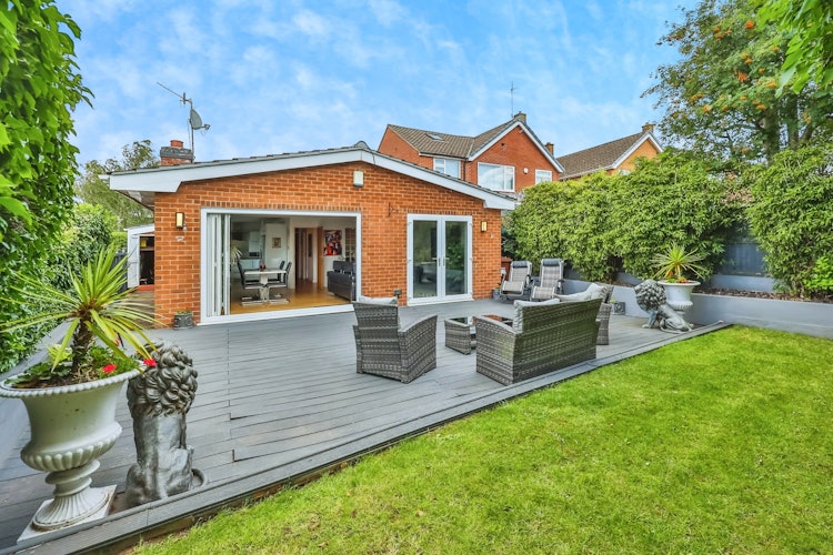 3 bedroom detached bungalow