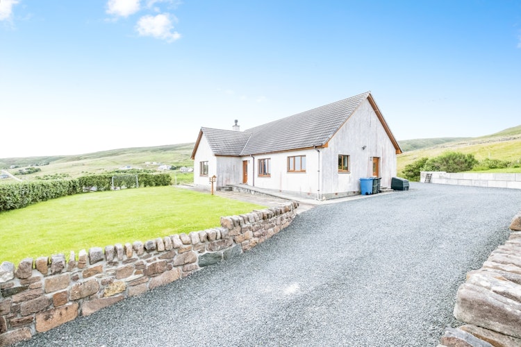 3 bedroom detached bungalow