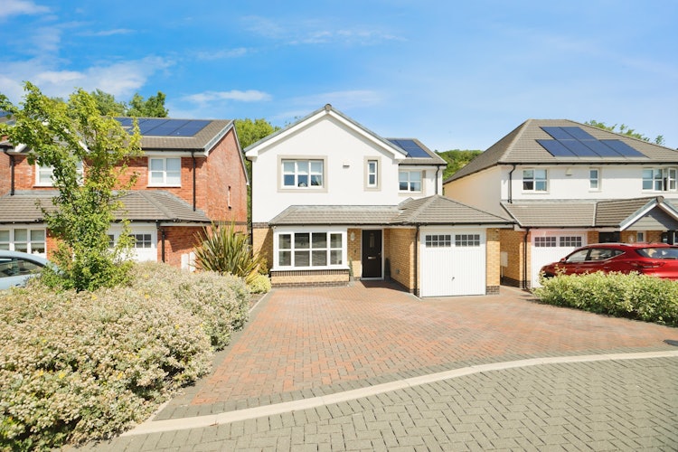 4 bedroom detached house
