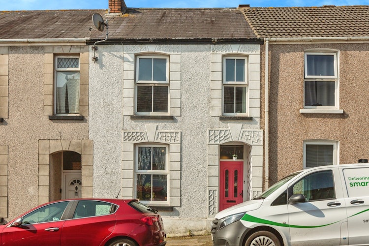 2 bedroom terraced house