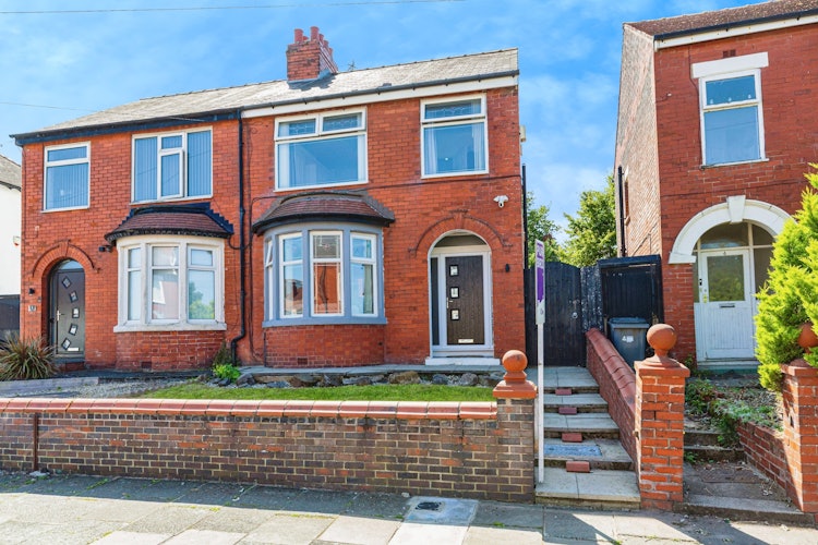 3 bedroom semi-detached house