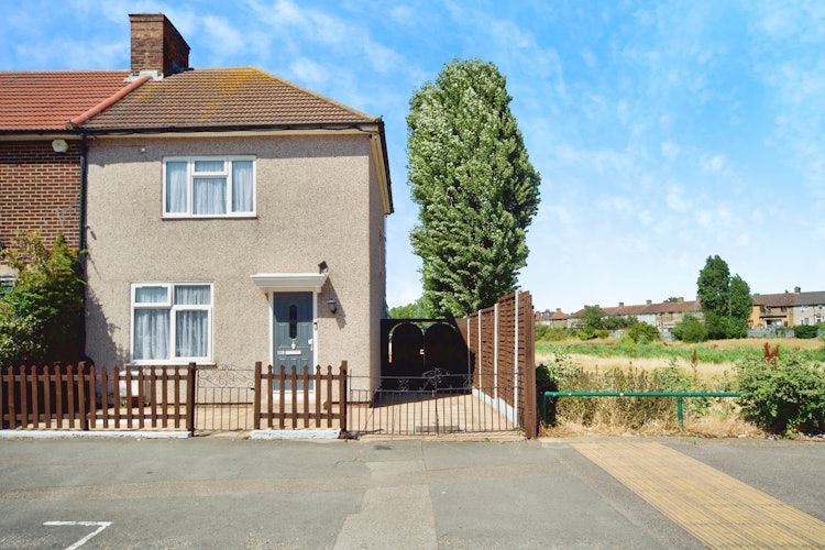 3 bedroom end of terrace house