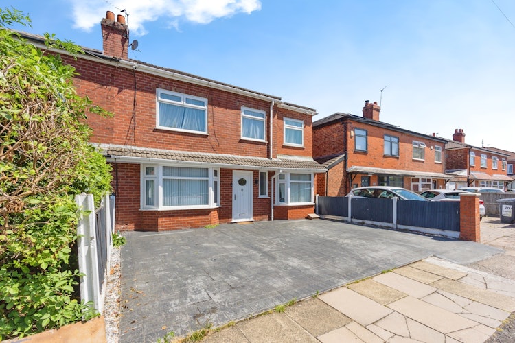 5 bedroom semi-detached house