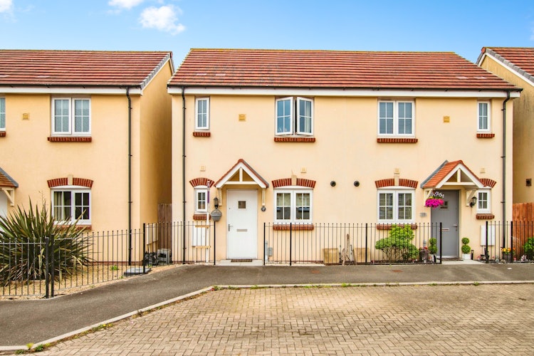 2 bedroom semi-detached house
