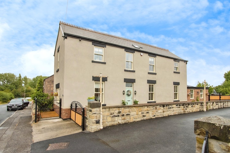 3 bedroom detached house