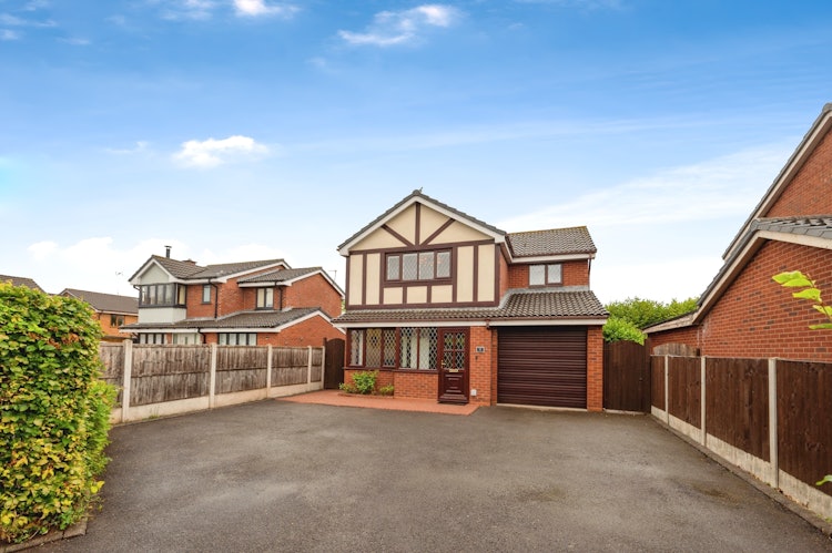 4 bedroom detached house