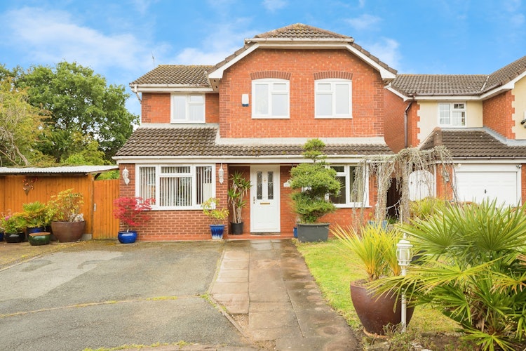 4 bedroom detached house