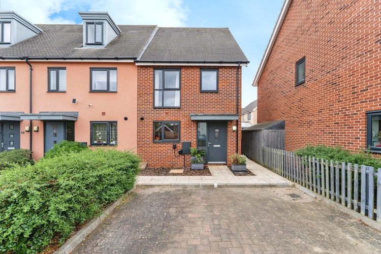 2 bedroom end of terrace house