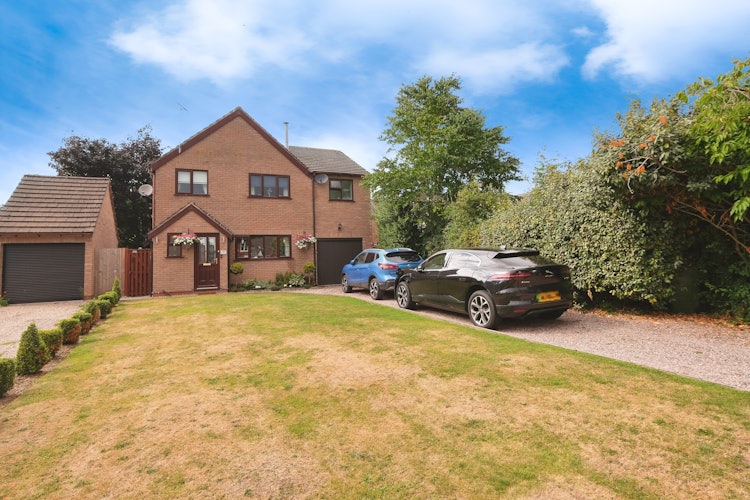 4 bedroom detached house