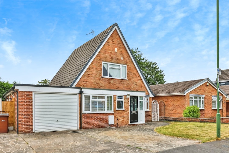 3 bedroom detached house