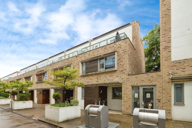4 bedroom town house