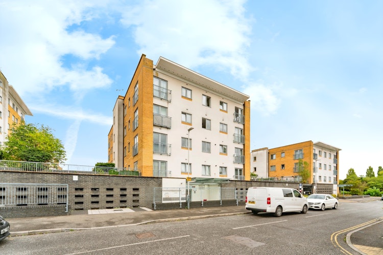 2 bedroom flat