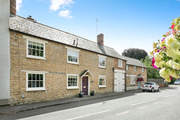 6 bedroom terraced house