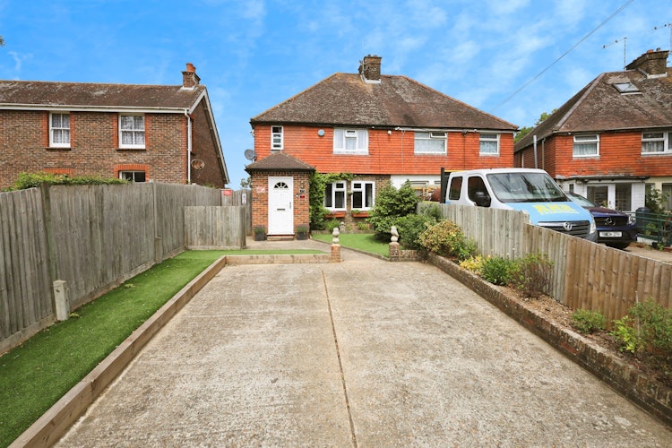 3 bedroom semi-detached house