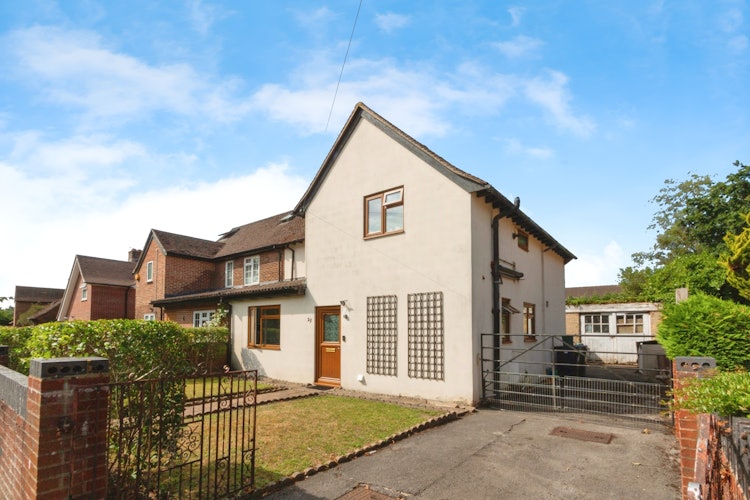 4 bedroom semi-detached house