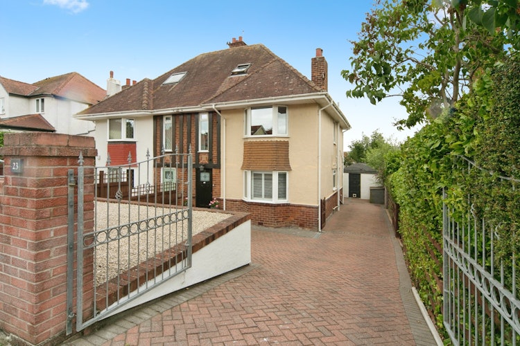 4 bedroom semi-detached house