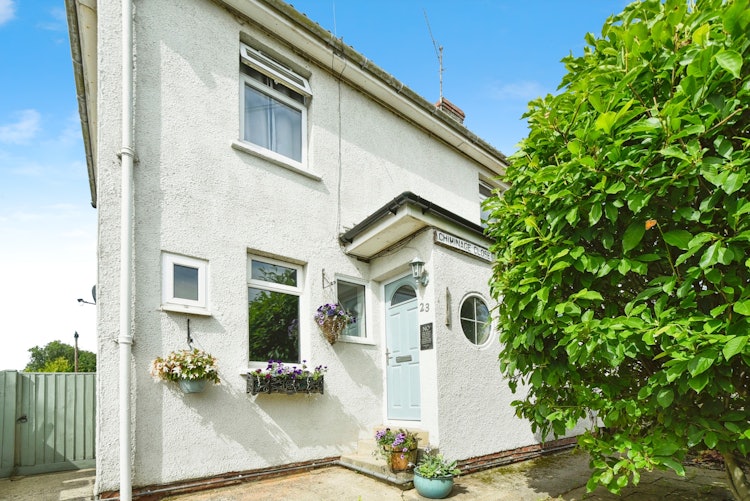 3 bedroom end of terrace house