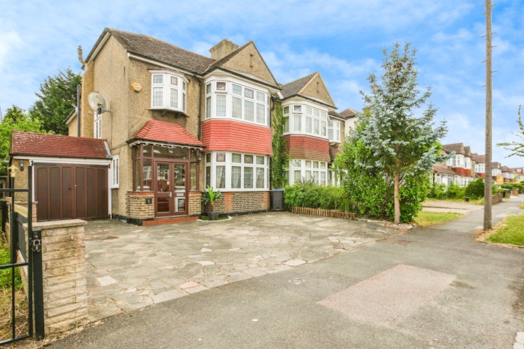 4 bedroom semi-detached house