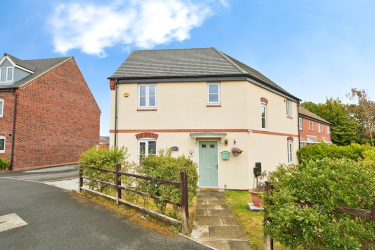 3 bedroom detached house