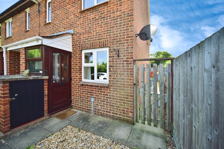 1 bedroom ground floor maisonette