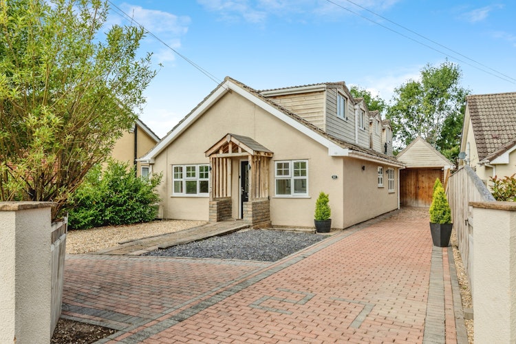 4 bedroom detached house