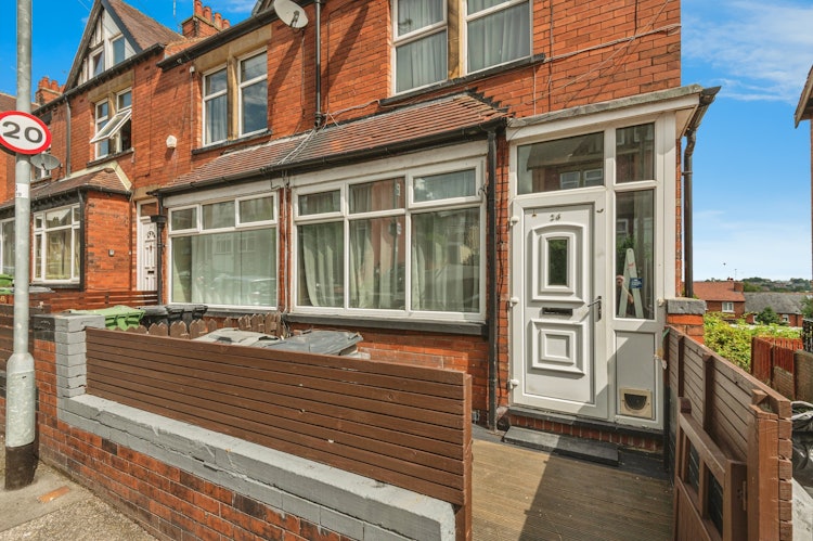 3 bedroom end of terrace house
