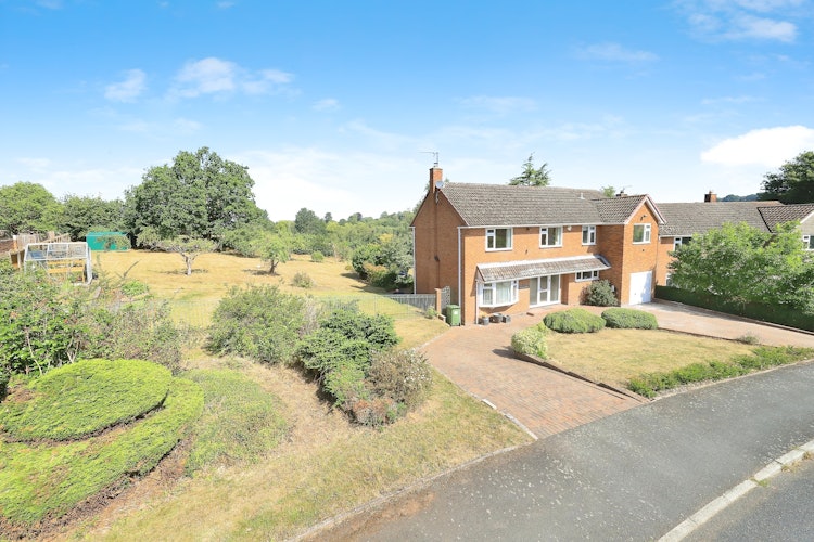 4 bedroom detached house