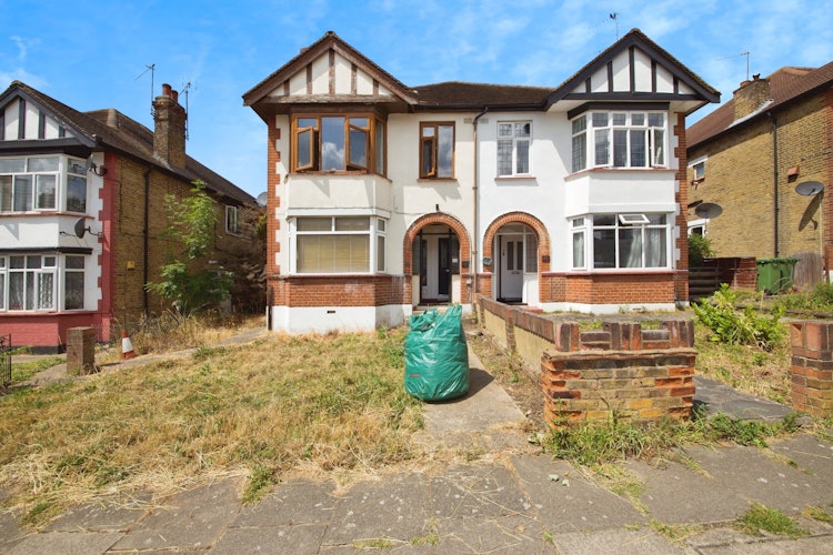 3 bedroom maisonette