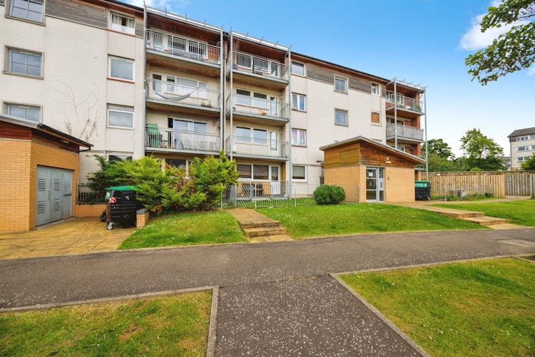 1 bedroom ground floor flat