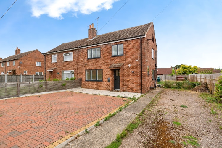 3 bedroom semi-detached house