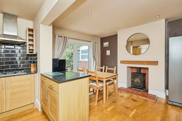 3 bedroom semi-detached house