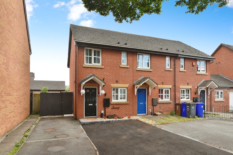 2 bedroom end of terrace bungalow