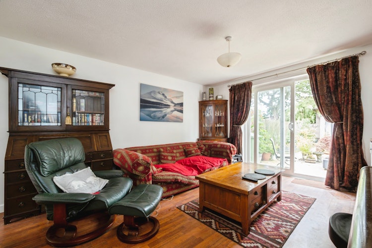 2 bedroom end of terrace house