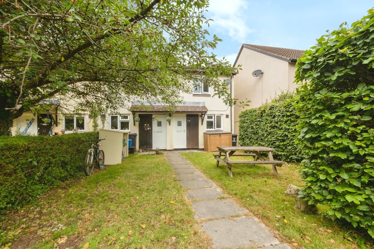 2 bedroom end of terrace house
