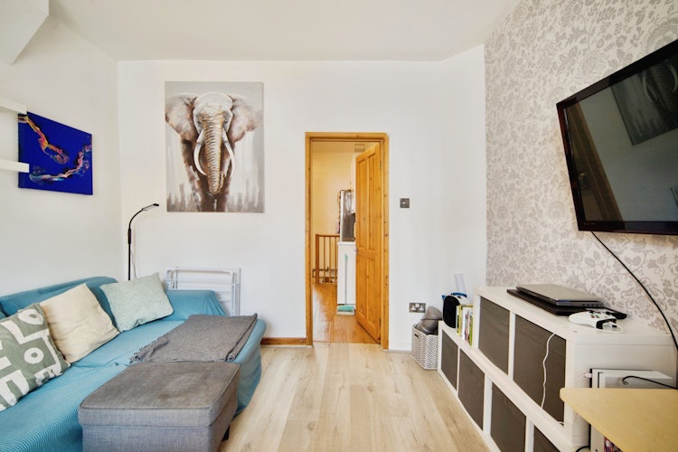 1 bedroom ground floor flat