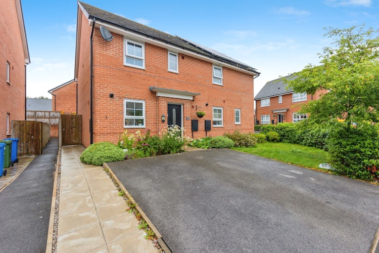 3 bedroom semi-detached house