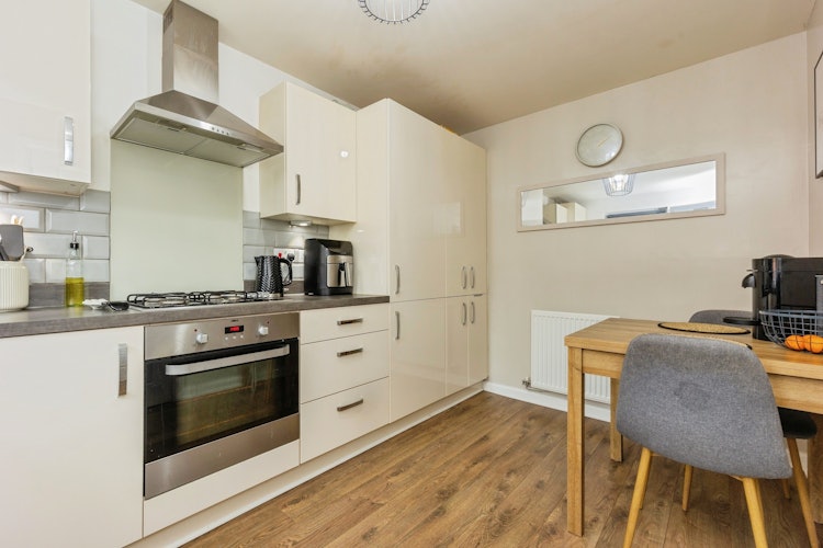 3 bedroom semi-detached house