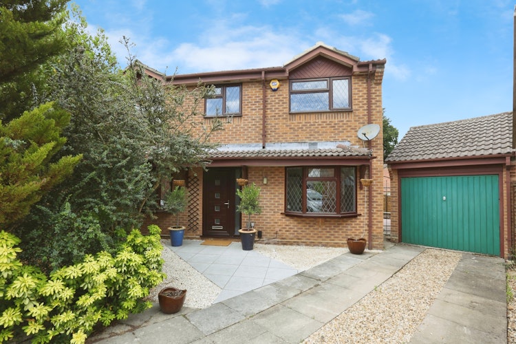 4 bedroom detached house