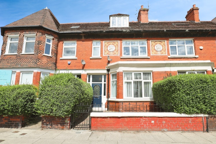 4 bedroom terraced house