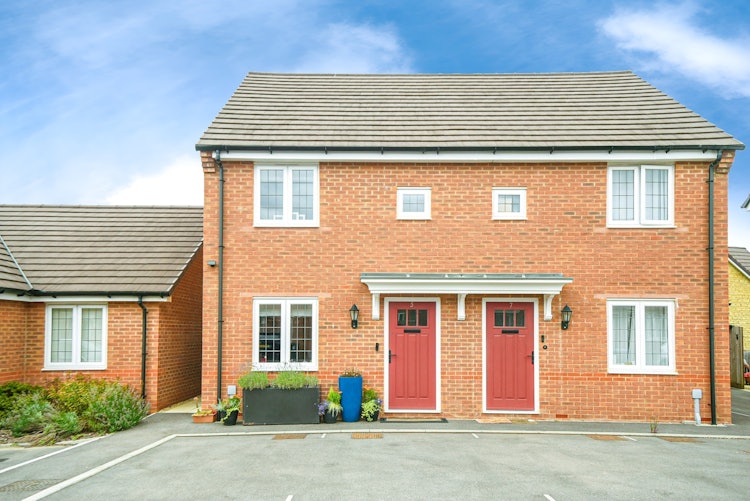 2 bedroom semi-detached house