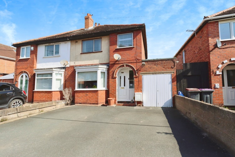 3 bedroom semi-detached house