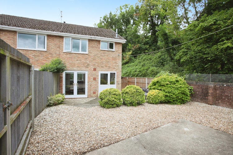 3 bedroom semi-detached house