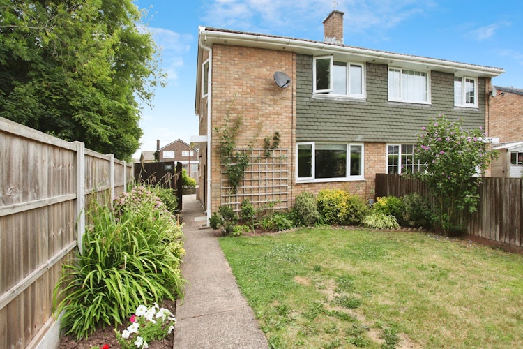 3 bedroom semi-detached house