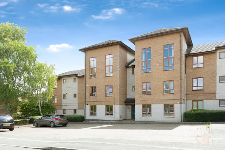 2 bedroom ground floor flat