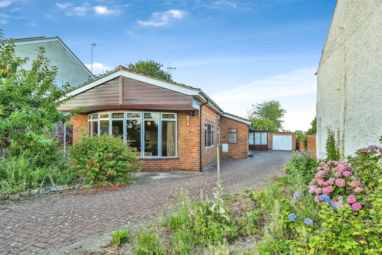 4 bedroom detached bungalow