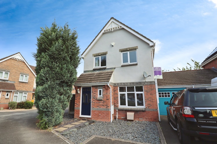 3 bedroom detached house